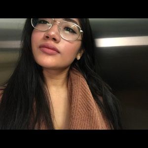 Meet your Posher, Kelly